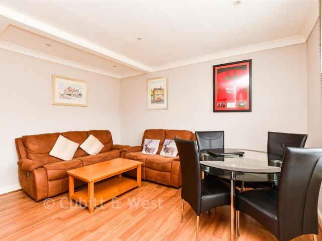 Flat for sale in South Park, Red Hill