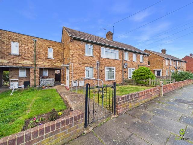 Flat for sale in Temple Hill, Dartford