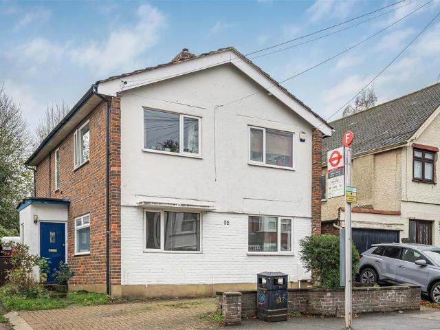 Flat for sale in Carshalton Beeches, Greater London