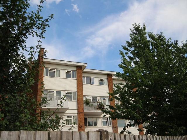 Flat for sale in The Grange Estate, King's Walden