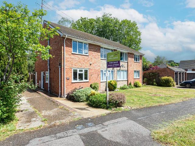 Flat for sale in Winkfield