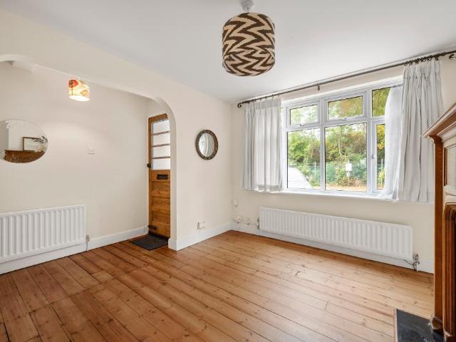 Flat for sale in London Borough of Merton, Merton Park