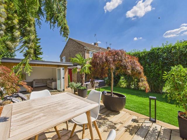 Flat for sale in Pouchen End, Hertfordshire