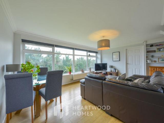 Flat for sale in St Albans, Five Acres