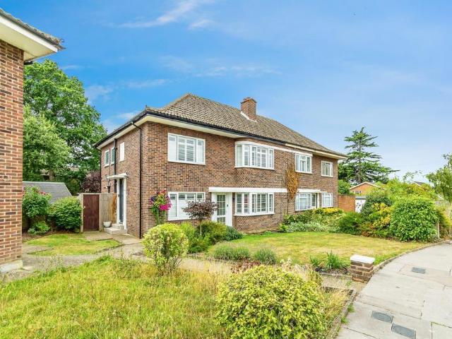 Flat for sale in London Borough of Croydon, Greater London