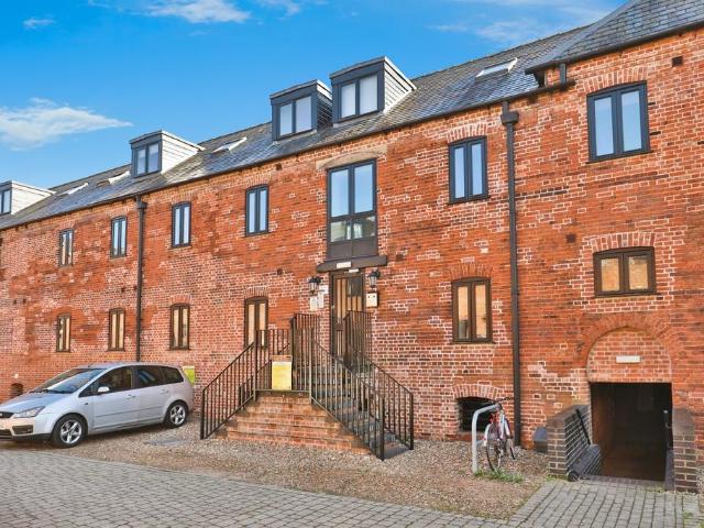 Flat for sale in East Tuddenham, Norfolk