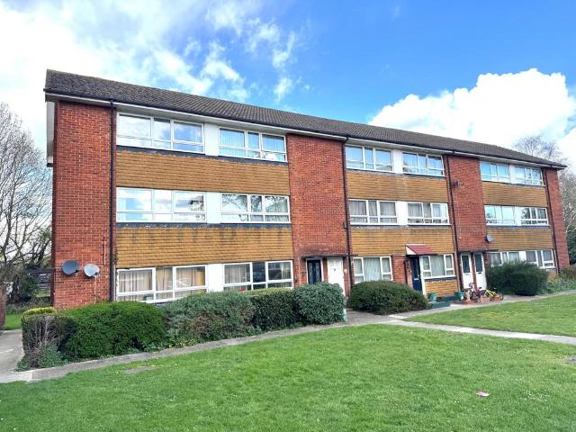 Flat for sale in Row Town, Surrey