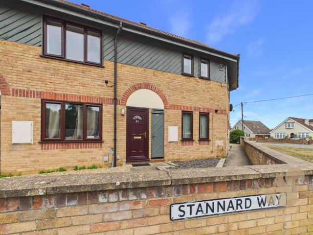 Flat for sale in Chelmondiston, Suffolk