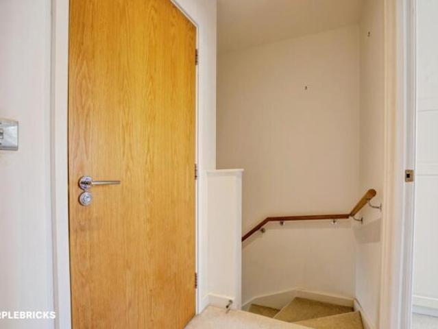 Maisonette for sale in Cat Hill, England