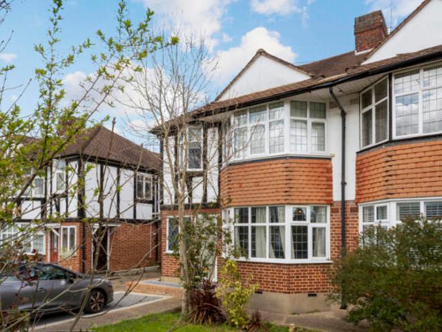 Maisonette for sale in London Borough of Merton, Raynes Park