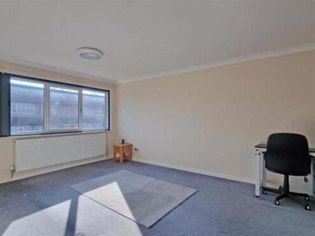 Maisonette for sale in Pouchen End, Hertfordshire