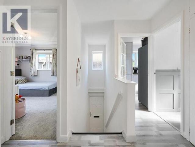 Maisonette for sale in Worcester Park, Greater London