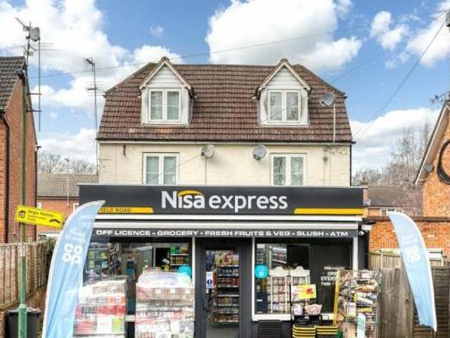 House for sale in Ascot