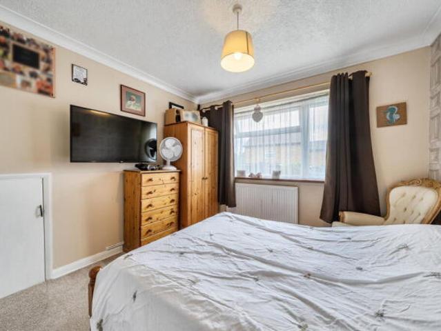 Maisonette for sale in Bushey