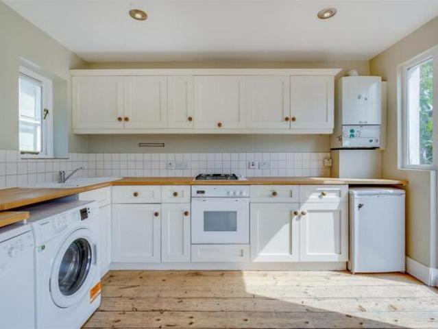 Maisonette for sale in Southfields, Greater London