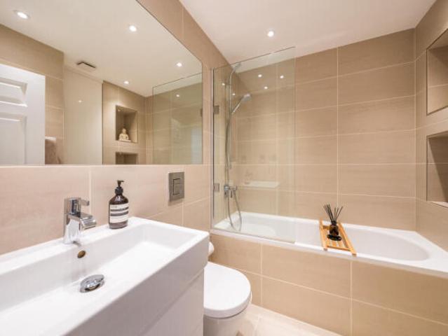 Maisonette for sale in Cat Hill