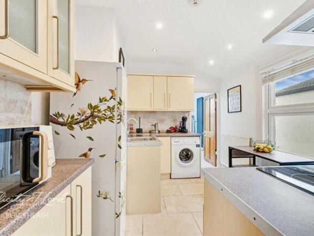 Maisonette for sale in Plumstead, Greater London