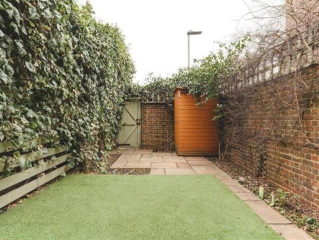 Maisonette for sale in Hackney Wick, Greater London