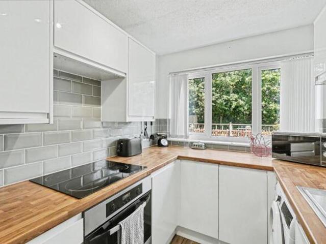 Maisonette for sale in Northampton, Northamptonshire
