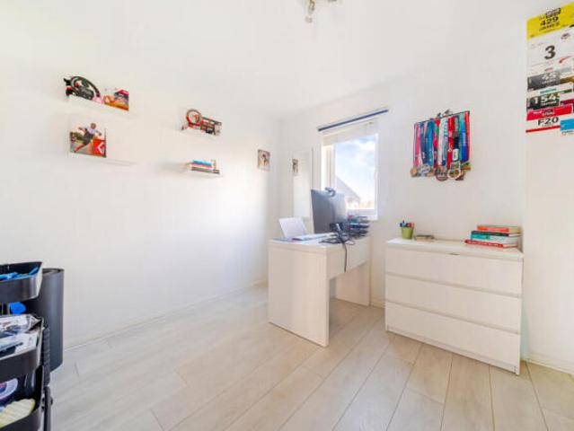 Maisonette for sale in Slyfield, Westborough