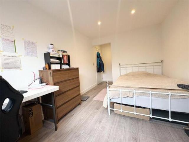 Maisonette for sale in Key Street, Suffolk