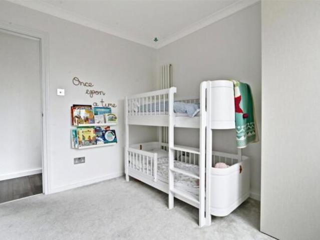 Maisonette for sale in Cat Hill