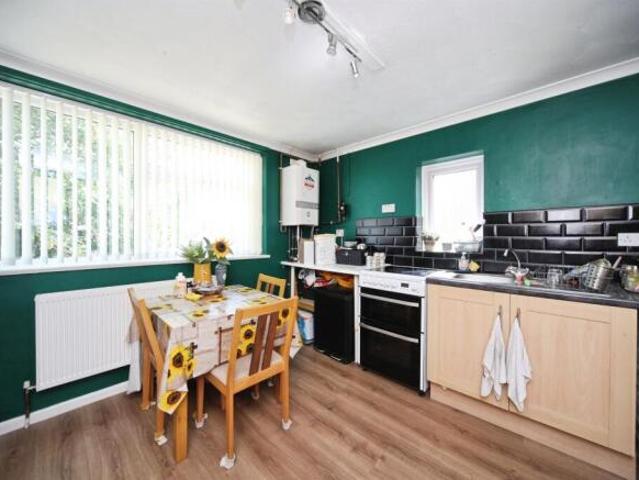 Maisonette for sale in Hart Hill, Luton