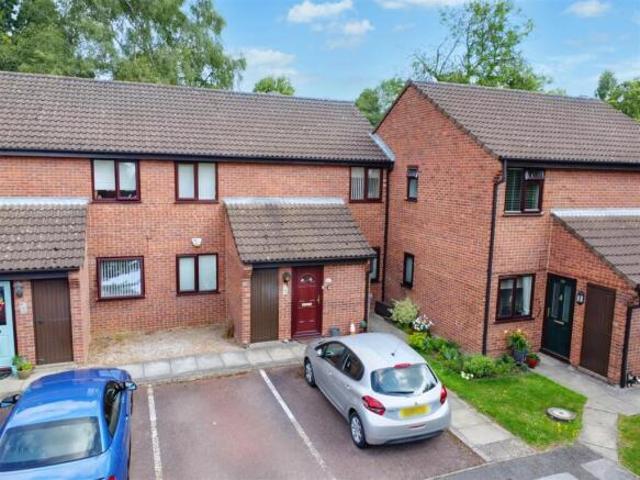 Maisonette for sale in Haddon, East Midlands