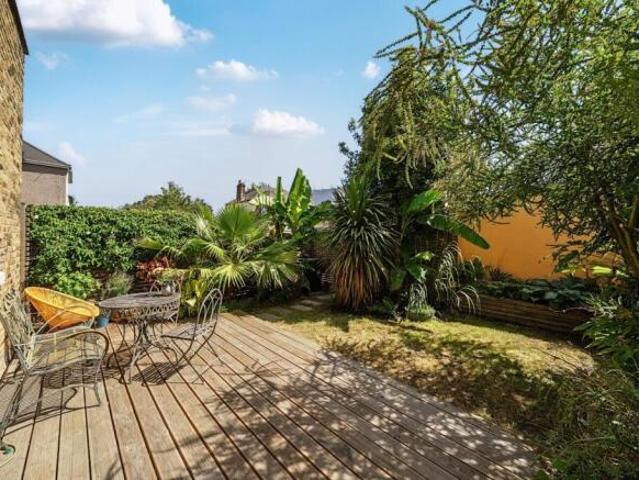 Maisonette for sale in Catford, Greater London