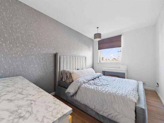 Maisonette for sale in Rutherglen, Scotland