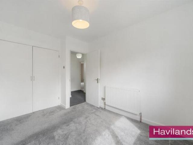 Maisonette for sale in Southgate, Oakwood