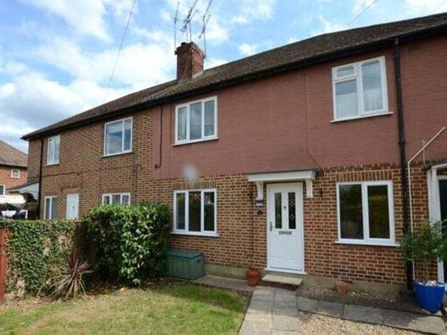 House for sale in Heol-las, Surrey