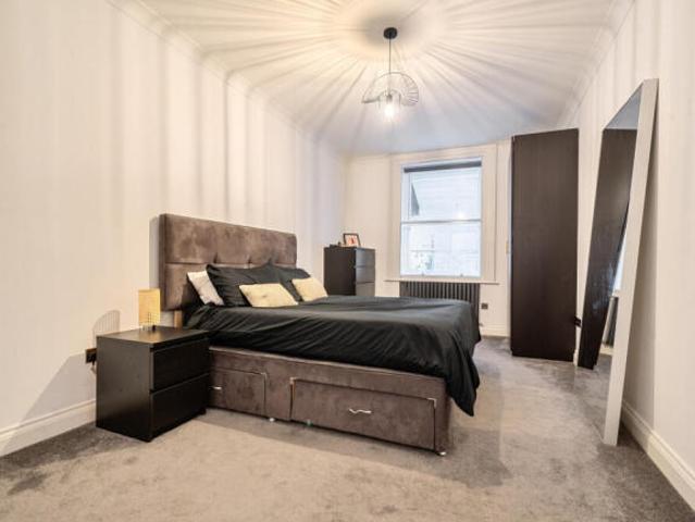 Maisonette for sale in Barton Stacey, Hampshire