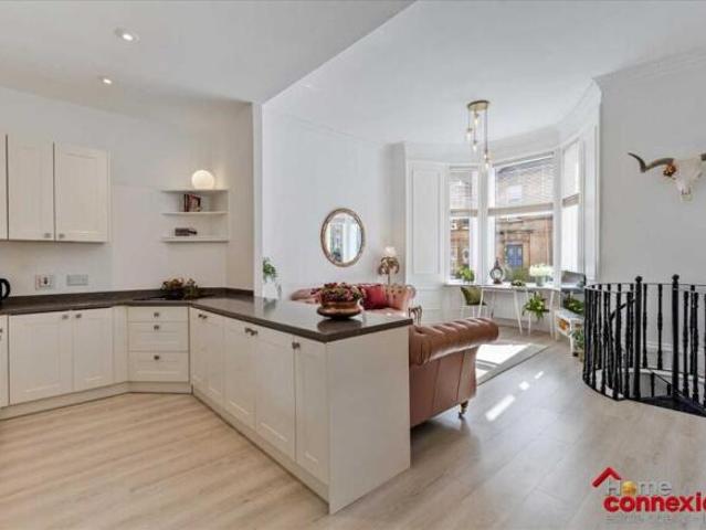 Apartment for sale in Shawlands, Scotland