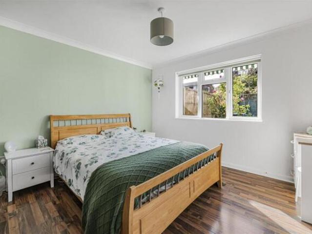 Maisonette for sale in London Borough of Sutton, Greater London