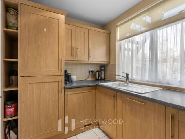 Maisonette for sale in Five Acres, Hertfordshire