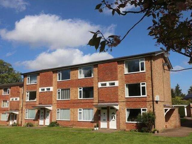 House for sale in Hillview, Surrey