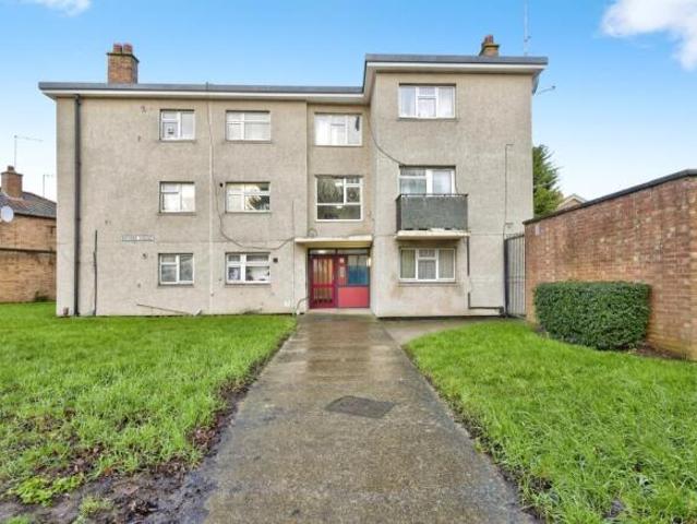 Flat for sale in Northampton, Northamptonshire