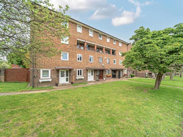 Maisonette for sale in Woolwich, Greater London