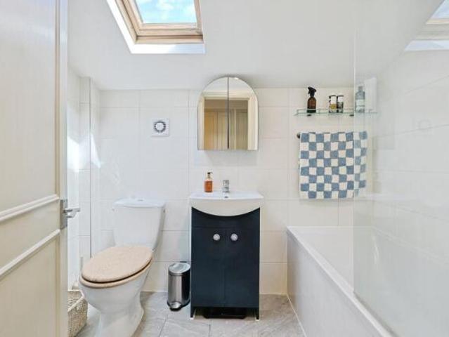 Maisonette for sale in Putney, Greater London