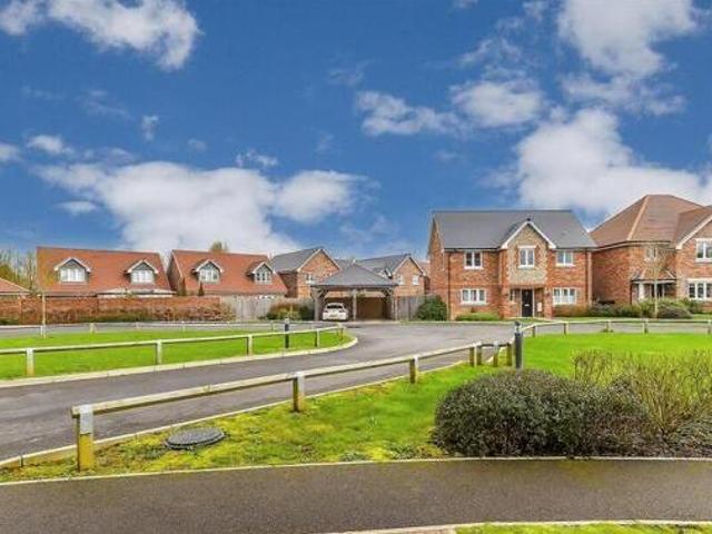House for sale in Littlecote, West Sussex