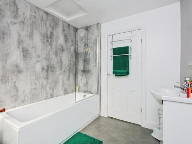 Maisonette for sale in The Bridge, Kent