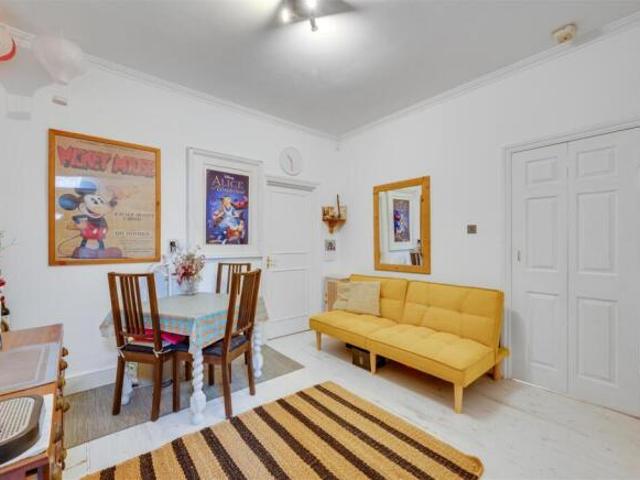 Maisonette for sale in Dudden Hill, Greater London