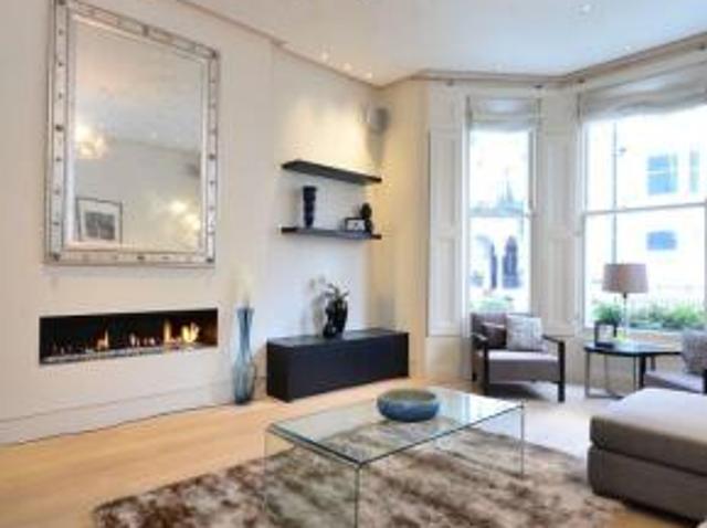 Maisonette for sale in Chelsea, Greater London