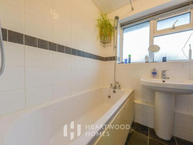 Maisonette for sale in Five Acres, Hertfordshire
