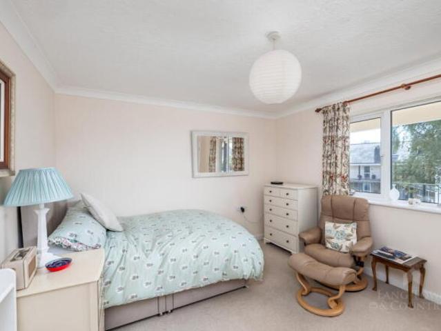 Maisonette for sale