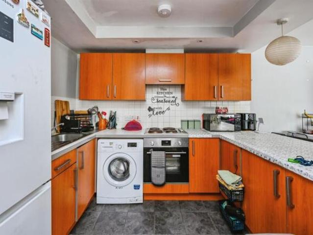 Maisonette for sale in Calderstones