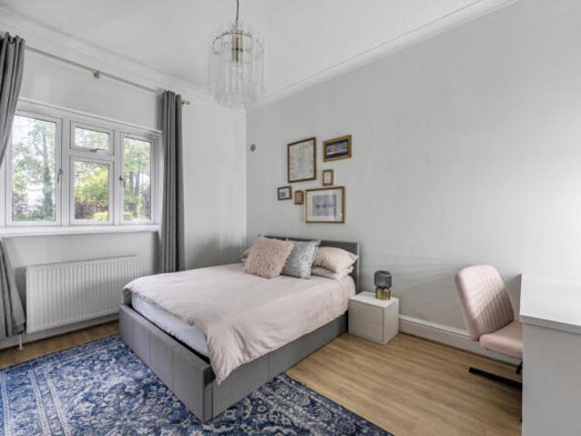 Maisonette for sale in Guildford, Surrey