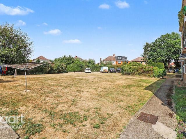 Maisonette for sale in Slough