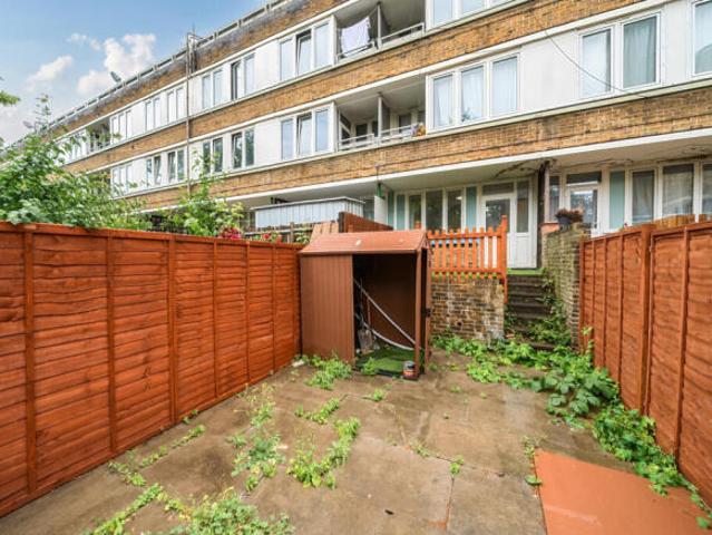 Maisonette for sale in Peckham, Greater London
